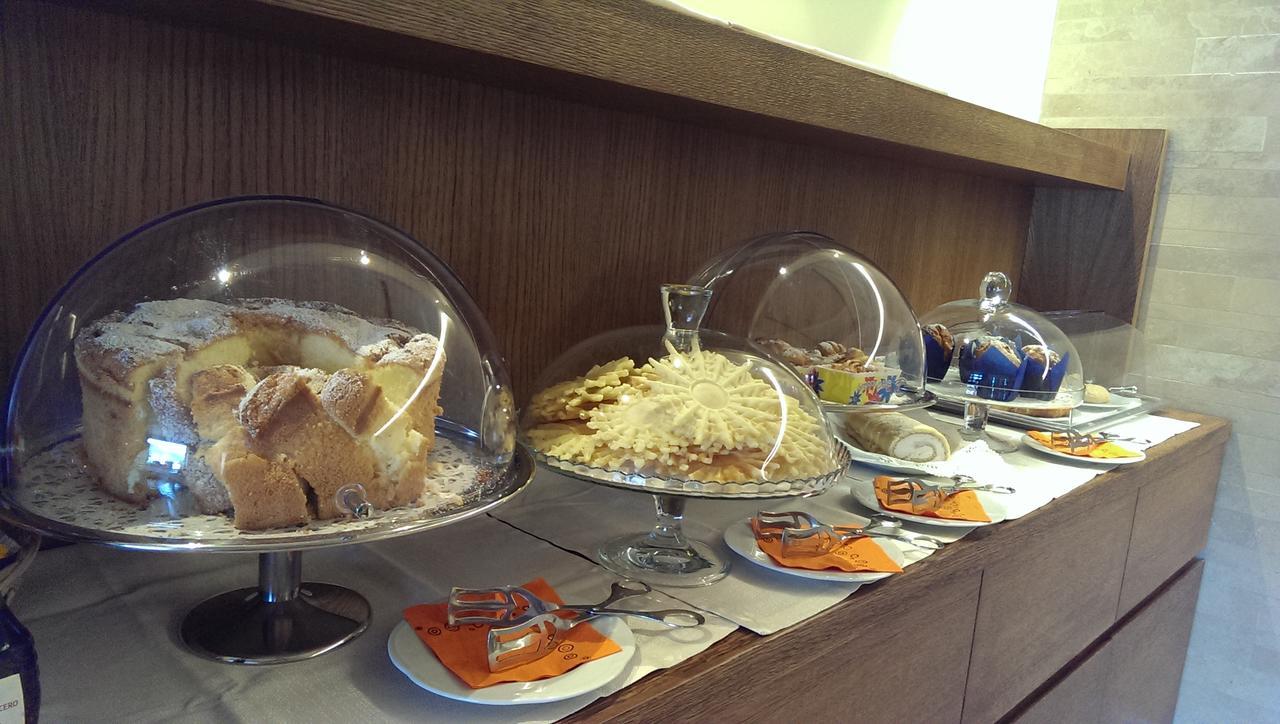 Relais Assunta Madre Hotel Ривизондоли Екстериор снимка